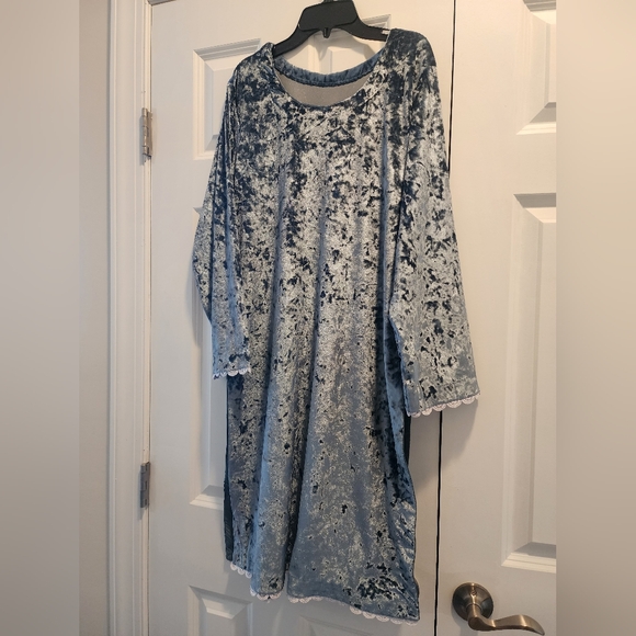 Velvet Kurta - Picture 1 of 4